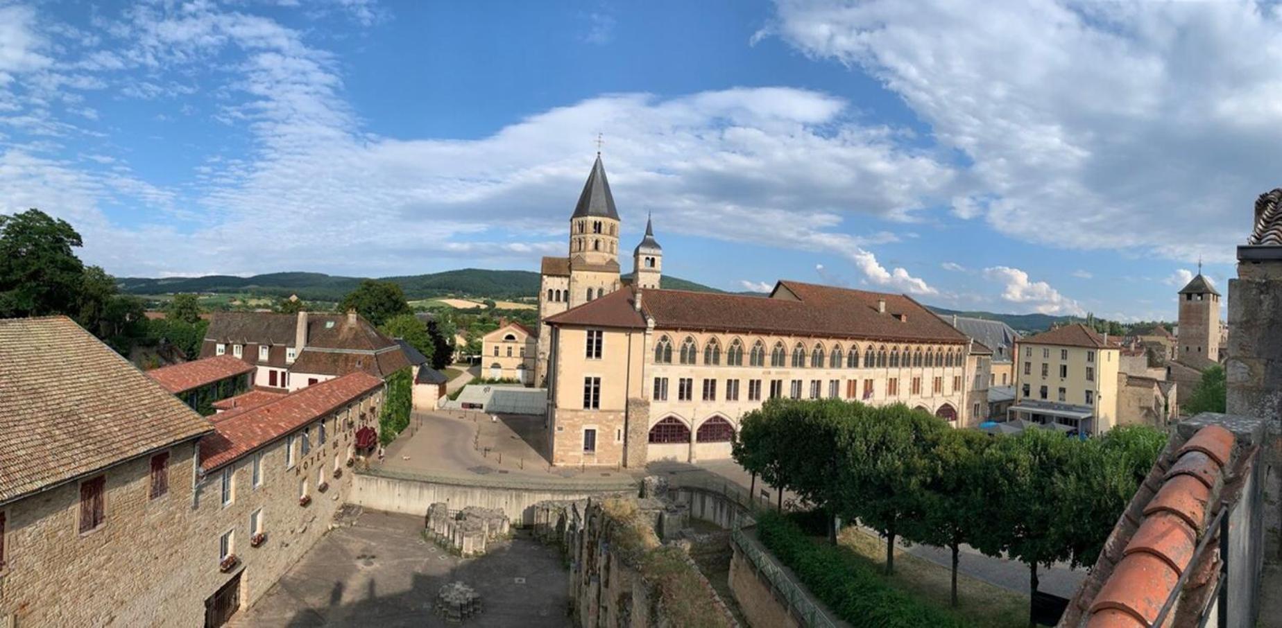 Barabans Tower Cluny Abbay Villa Buitenkant foto